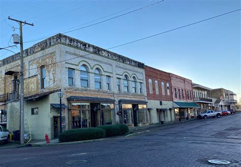 Contact information for swiatoze-zlotow.pl - 0671047. Hazlehurst is a city in and the county seat of Copiah County, Mississippi, United States, [2] located about 30 miles (48 km) south of the state capital Jackson along Interstate 55. The population was 4,009 at the 2010 census. [3] It is part of the Jackson Metropolitan Statistical Area. 